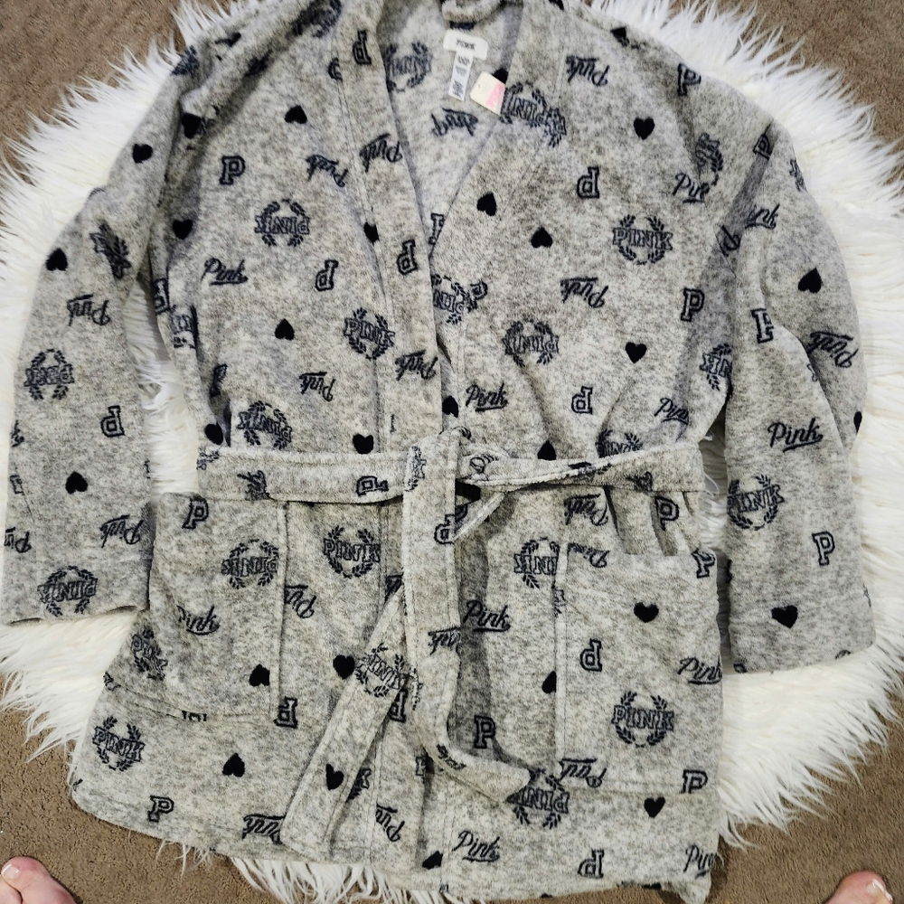 Vs pink house robe. M/L NWT
